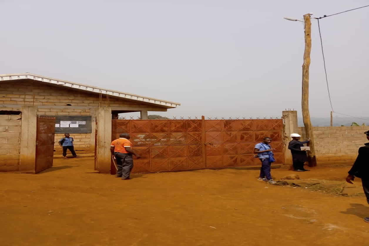 Trois villages électrifiés à Batcham